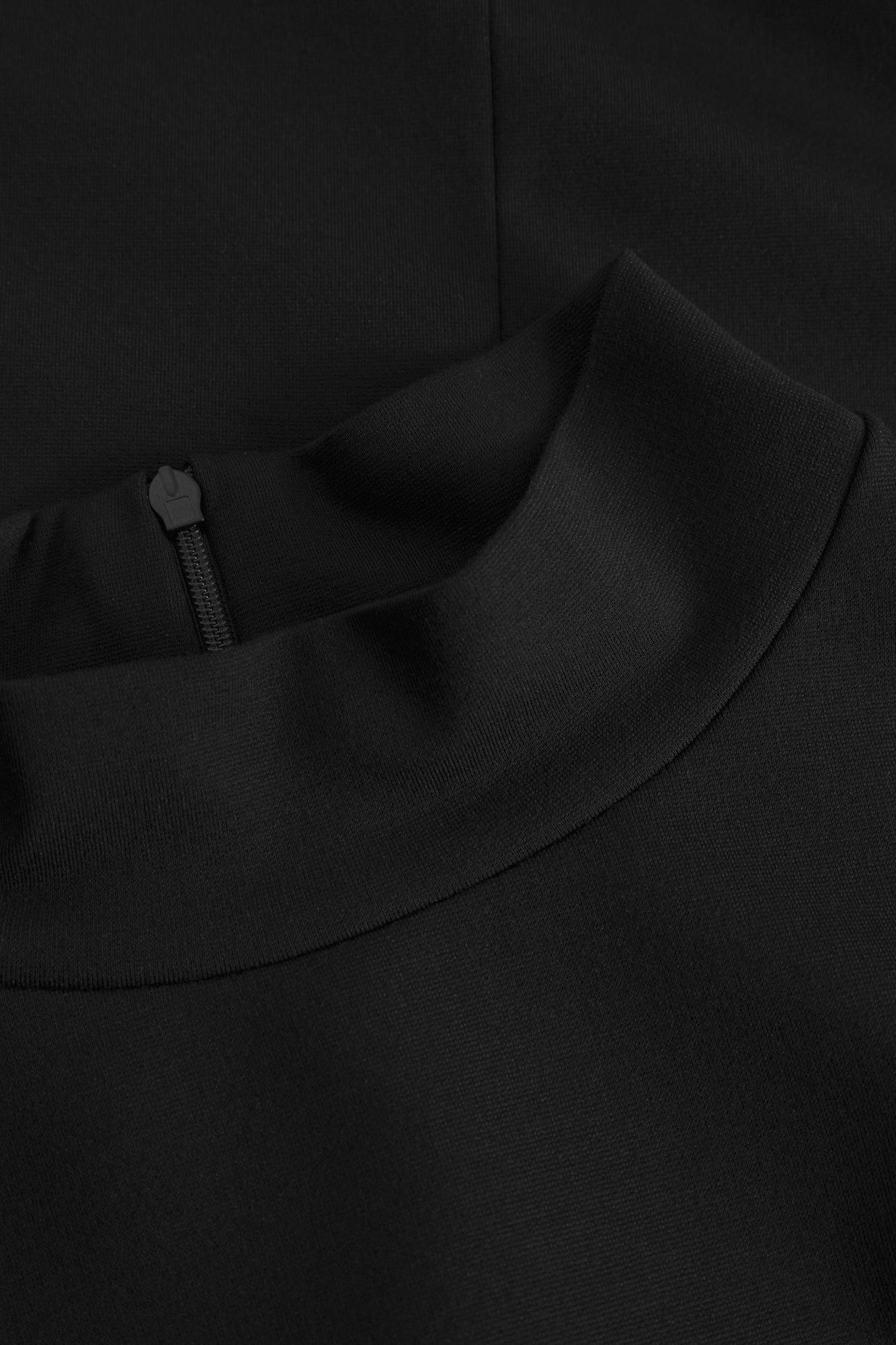Punta Top Mock Neck